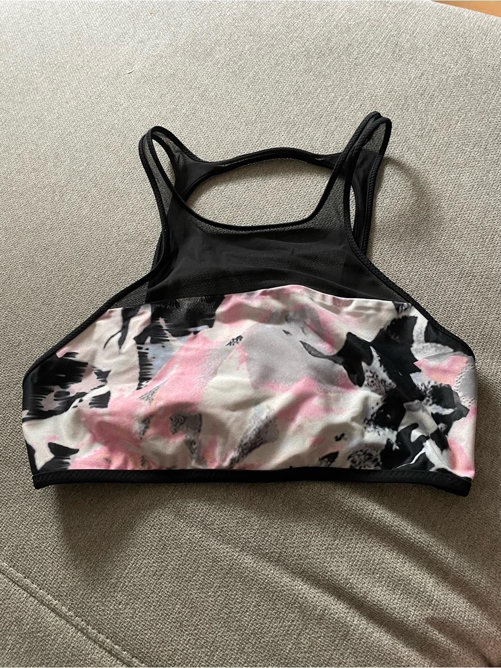 Lululemon High-Neck reversible Sports Bra